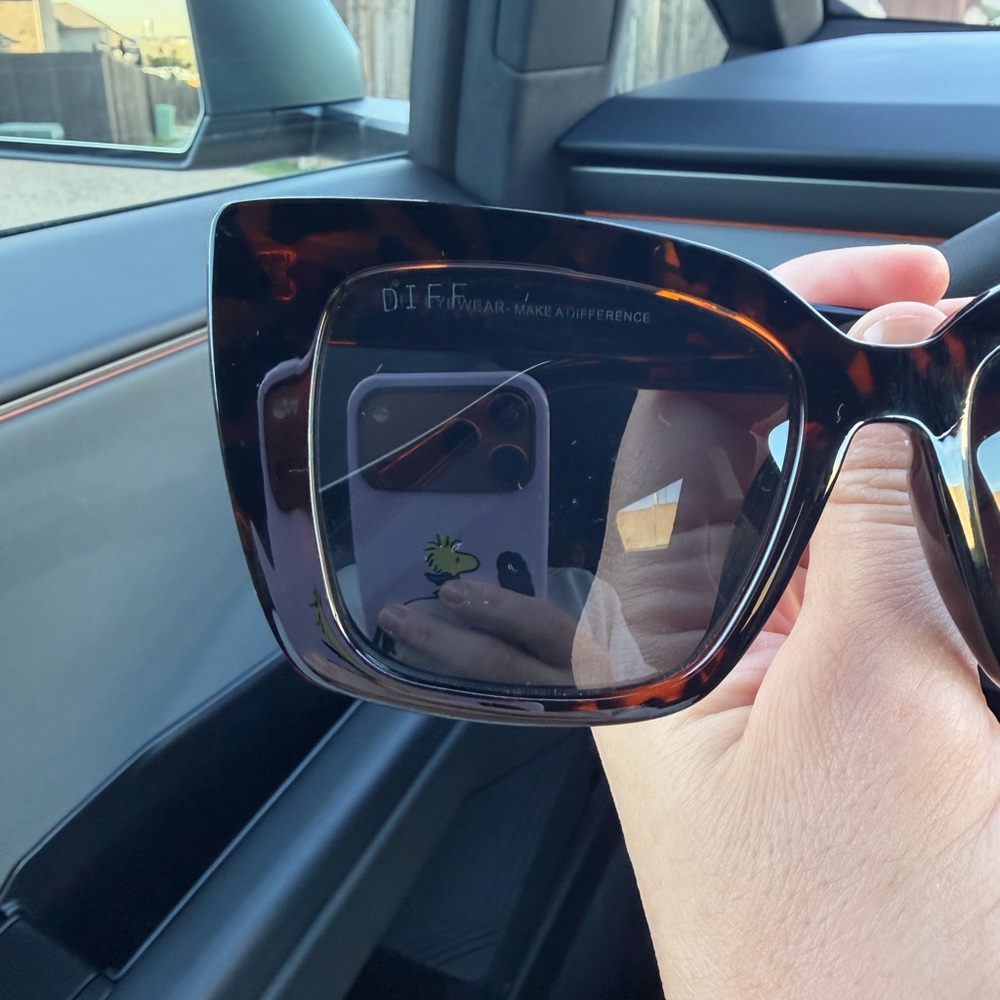 Diff Tortoise Shell Sunglasses - image 6